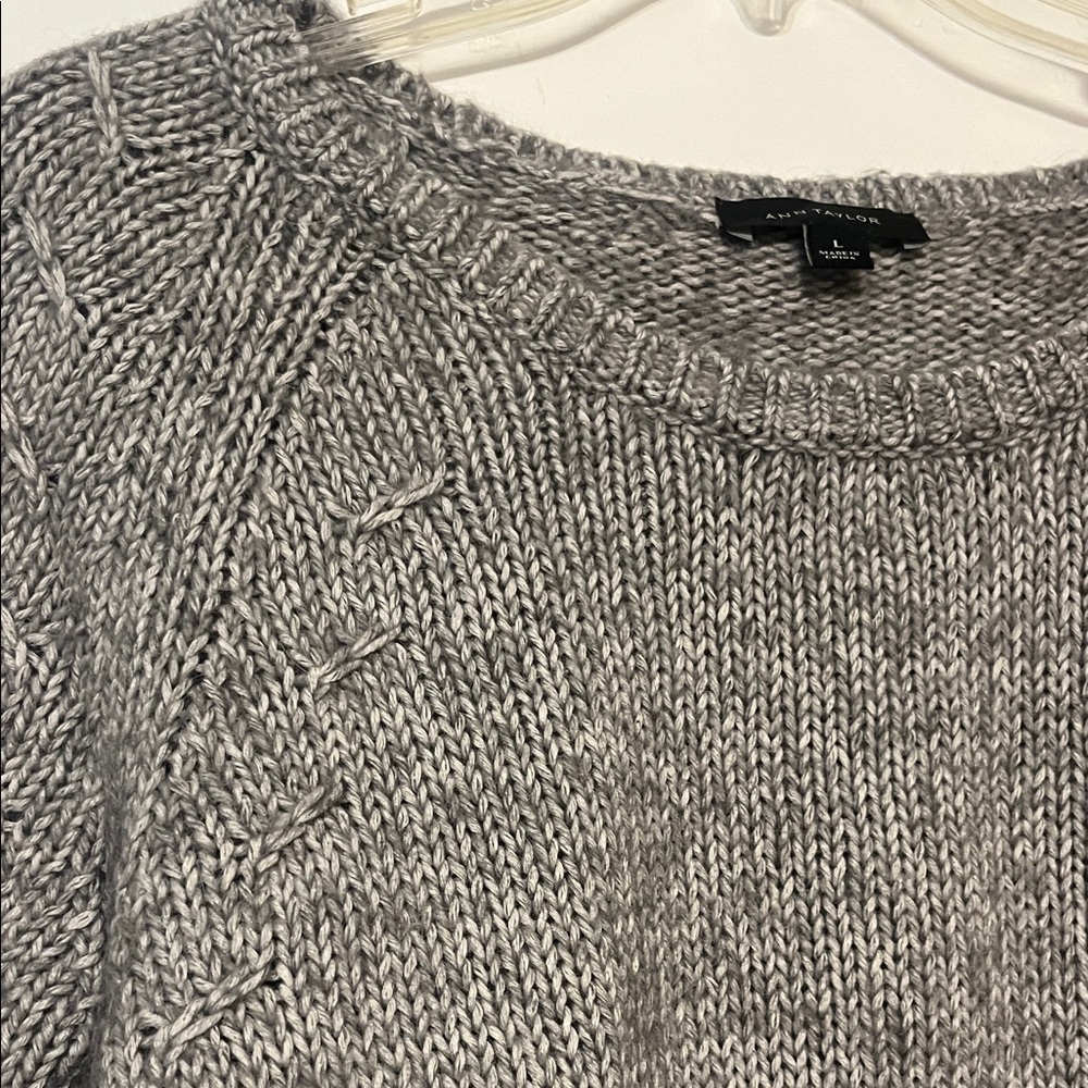 Ann Taylor Gray/White Knit Women's Sweater